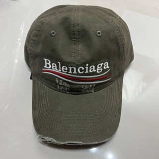 BALENCIAGA EMBROIDERED-LOGO BASEBALL CAP GREEN หมวกแก๊ป ทรงเบสบอล แบรนด์บาลองเซียก้า ปักตัวหนังสือโลโก้ สีเขียว แต่งขาด