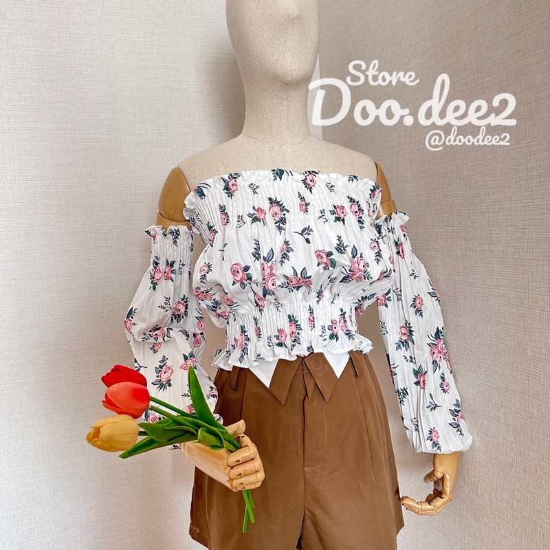♦️DOODEE2♦️เสื้อครอปเกาะอกแขนต่อ แขนยาว ลายดอกกุหลาบใหญ่ - รูปที่ 4