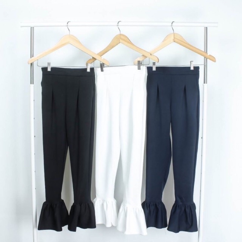 Emily Pants Ruffle Pants สีกรมท่า