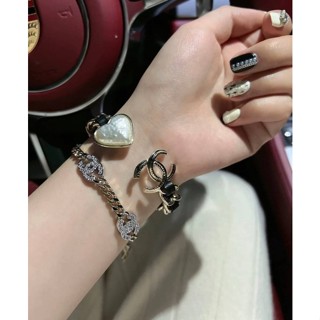 NEW ARRIVALS ❤️‍🔥 CHANEL BRACELET  Size :  20cm  อุปกรณ์ตามรูป อุปกรณ์งานดีสุด กล่องใหญ่แบบของแท้เลย