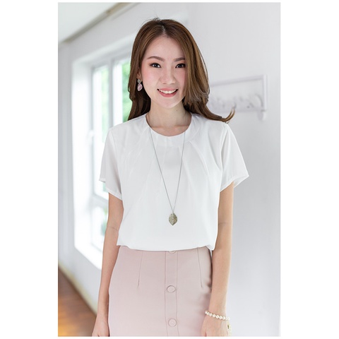 Narinari : NT1044 Tuck Collar Blouse เสื้อทำงาน