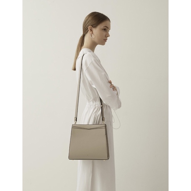 ส่งต่อ Mur para bag - light grey used once like new