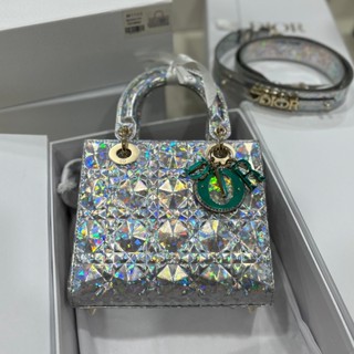 CHRISTIAN DIOR LADY  ♻️ คอล ใหม่ล่าสุดที่มาแรงมากในตอนนี้ สั่งทำมาพิเศษ คือเป็นอีกรุ่นหนึ่งที่ต้องมีทำจากหนังแท้ 100% เป