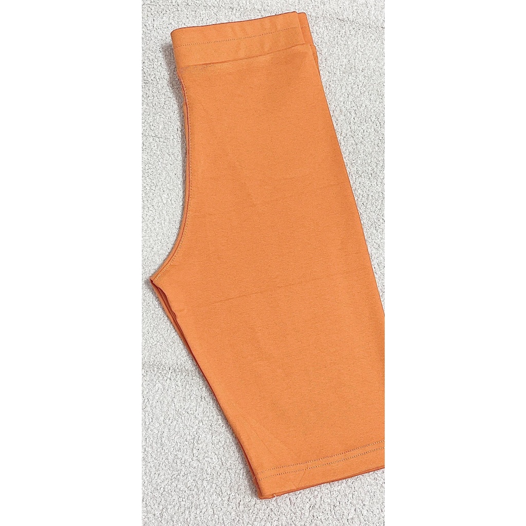 กางเกงขาสั้นสีส้ม - Q23