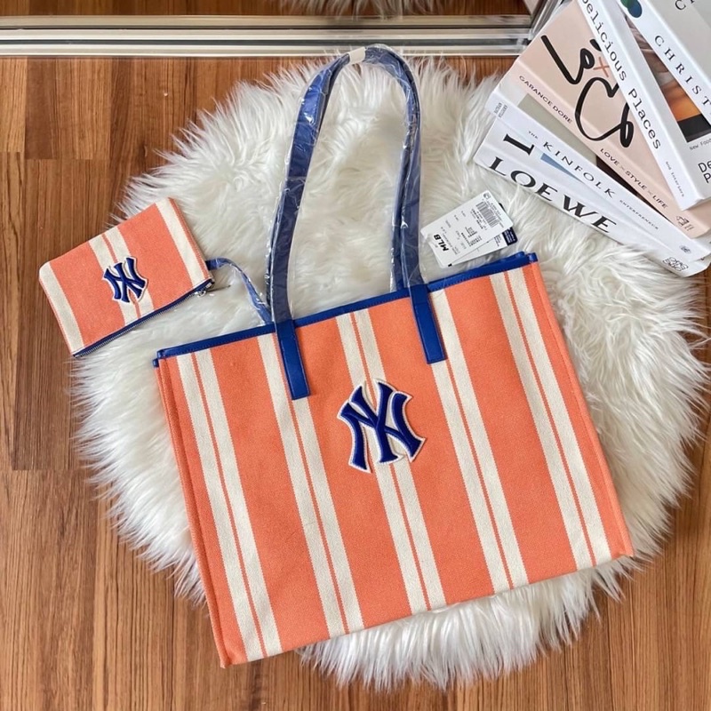 พร้อมส่งกระเป๋าสะพาย ETHNIC STRIPE TOTE BAG NEW YORK YANKEES สีส้ม 🧡🧡
