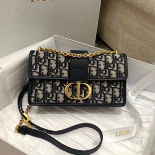 พรี​ ราคา8400 Dior Montaigne กระเป๋าโซ่ กระเป๋าสะพาย กระเป๋าสะพายไหล่21*6*12cm