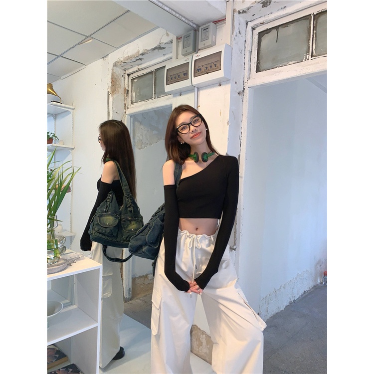 ส่งทันที Cici ❣🇹🇭🚚พร้อมส่ง❣(J281)Basic croptop เสื้อครอปปาดไหล่เฉียงเก๋ๆ ทรงสุดฮิตเบสิคแมตช์ง่าย - รูปที่ 2