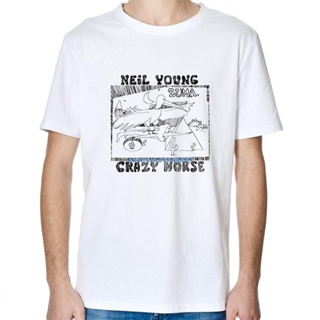 【Plus Size】เสื้อยืดแขนสั้น พิมพ์ลาย Neil Young Crazy Horse Zuma Folk Rock สไตล์วินเทจ เรโทร สีขาว สําหรับผู้ชาย และผู้หญิง