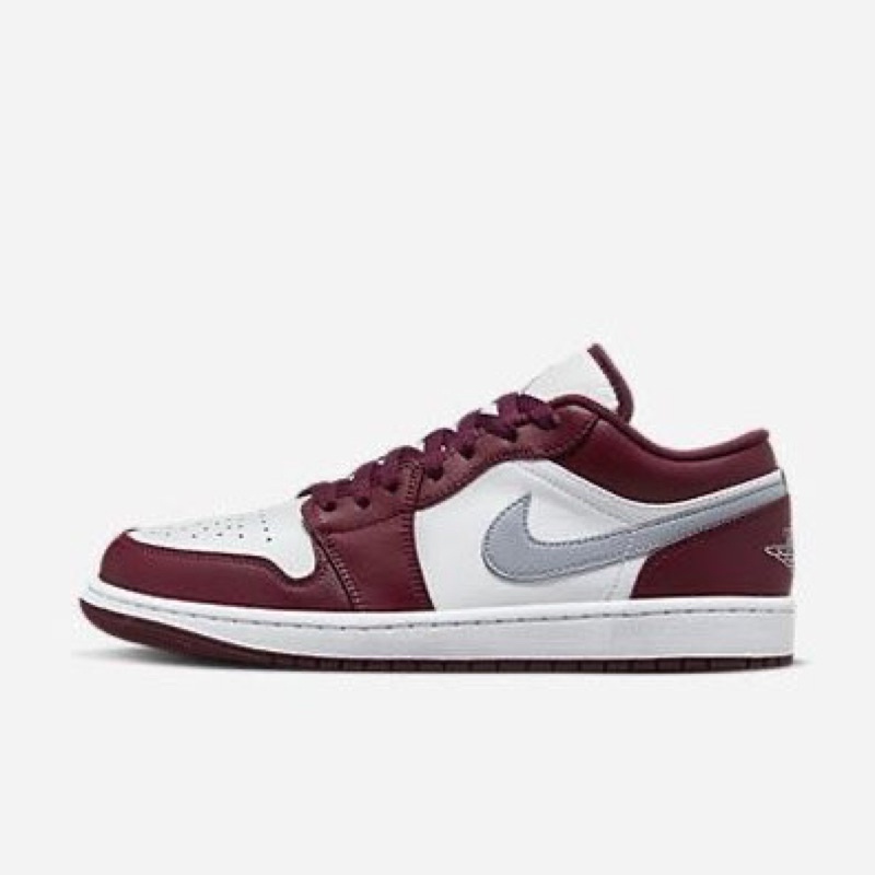 Nike Air Jordan 1 Low  รองเท้าผู้ชาย  Cherrywood Red/ขาว/Cement Grey  ไซส์ US 10  สไตล์ 553558-615