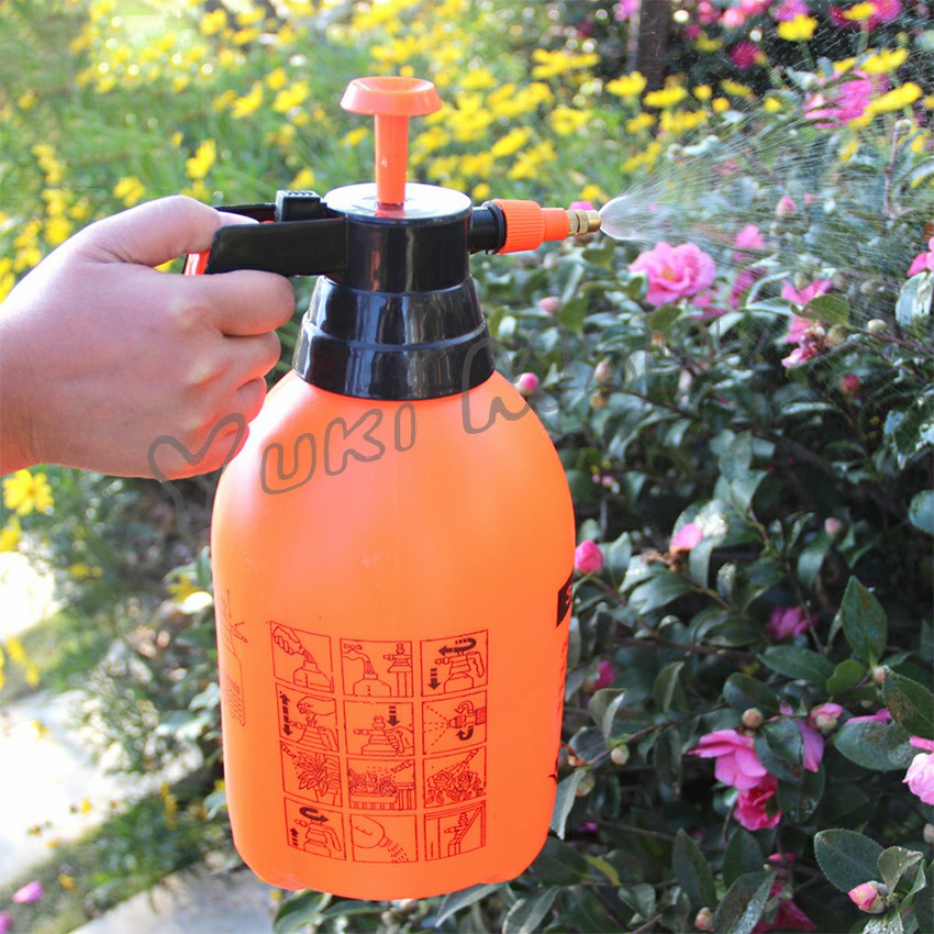 Yuki กระป๋องฉีด ขวดสเปรย์รดน้ำ 2L ถังพ่นปุ๋ย กระบอกฉีดน้ำแรงดัน Watering spray bottle