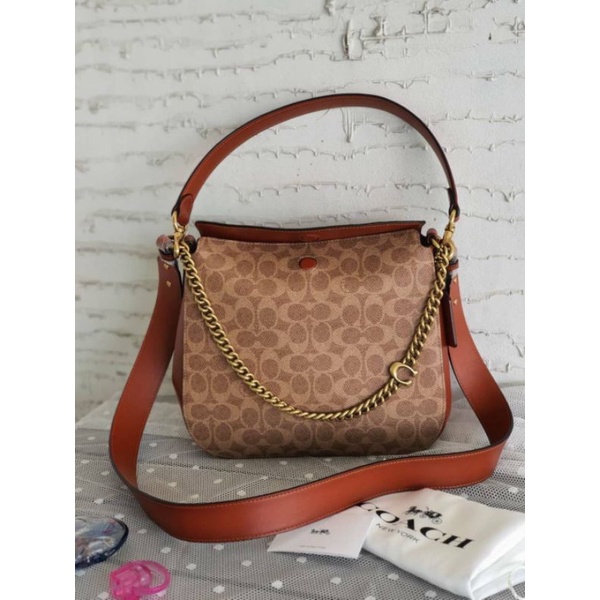 👜กระเป๋าสะพายสีน้ำตาล ลายcoach NEW Coach Signature Chain Hobo In Signature