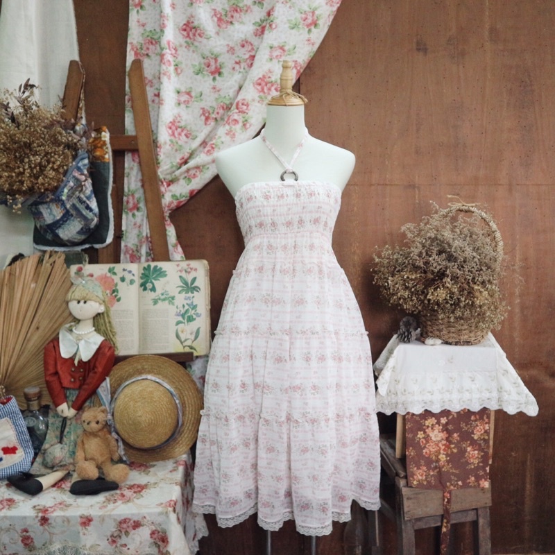 เดรสคล้องคอลายดอกไม้ - เดรส ARW layerd Vintage.hoacuc