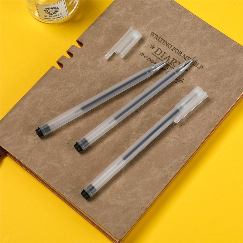 ปากกาสไตล์MUJI เรียบง่ายไม่มีพิมพ์ ปากกาคาร์บอนสีดำสำหรับสอบ ปากกาลายเซ็นสำนักงานการเรียนรู้