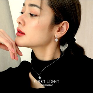 First Light Morning :  Snowflake Drop  Earrings ต่างหู snowflake สโนวเฟลก ต่างหูแป้น ต่างหูคริสตัล