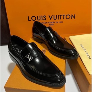 รองเท้า Louis Vuitton (งาน ออริ)