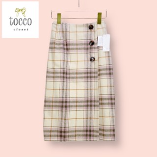 กระโปรง Tocco Closet ผ้าทอสักหลาด  กระโปรงทรงสวยน่ารักมาก ทรงสอบ ผ้าไข้วสวยมาก ลายสวย สีสวย แต่งกระดุมกระ