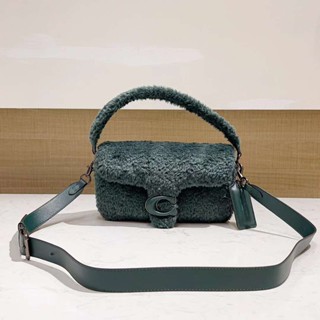 **C** กระเป๋า Coach ‘PILLOW TABBY 26’ SHEARLING SHOULDER BAG สินค้าใหม่ ของแท้