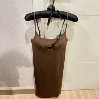 uniqlo ยูนิโคล่ ของแท้ 💯% เดรสสายเดี่ยว เสริมฟองน้ำ ใส่นอนก็ได้ด้วย