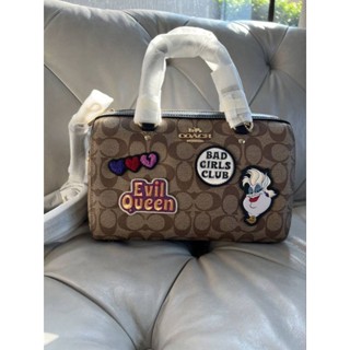 New Coach Disney X Coach Rowan Satchel In Signature Canvas With Patchesทรงหมอนรุ่นใหม่ น่ารักกกมากกกกค่ะ มีลายด้านหน้า