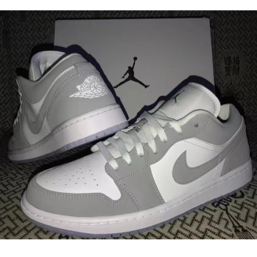 ของแท้100% Nike Air Jordan 1 Low Wolf Grey white grey wolf sports shoes รองเท้า nike