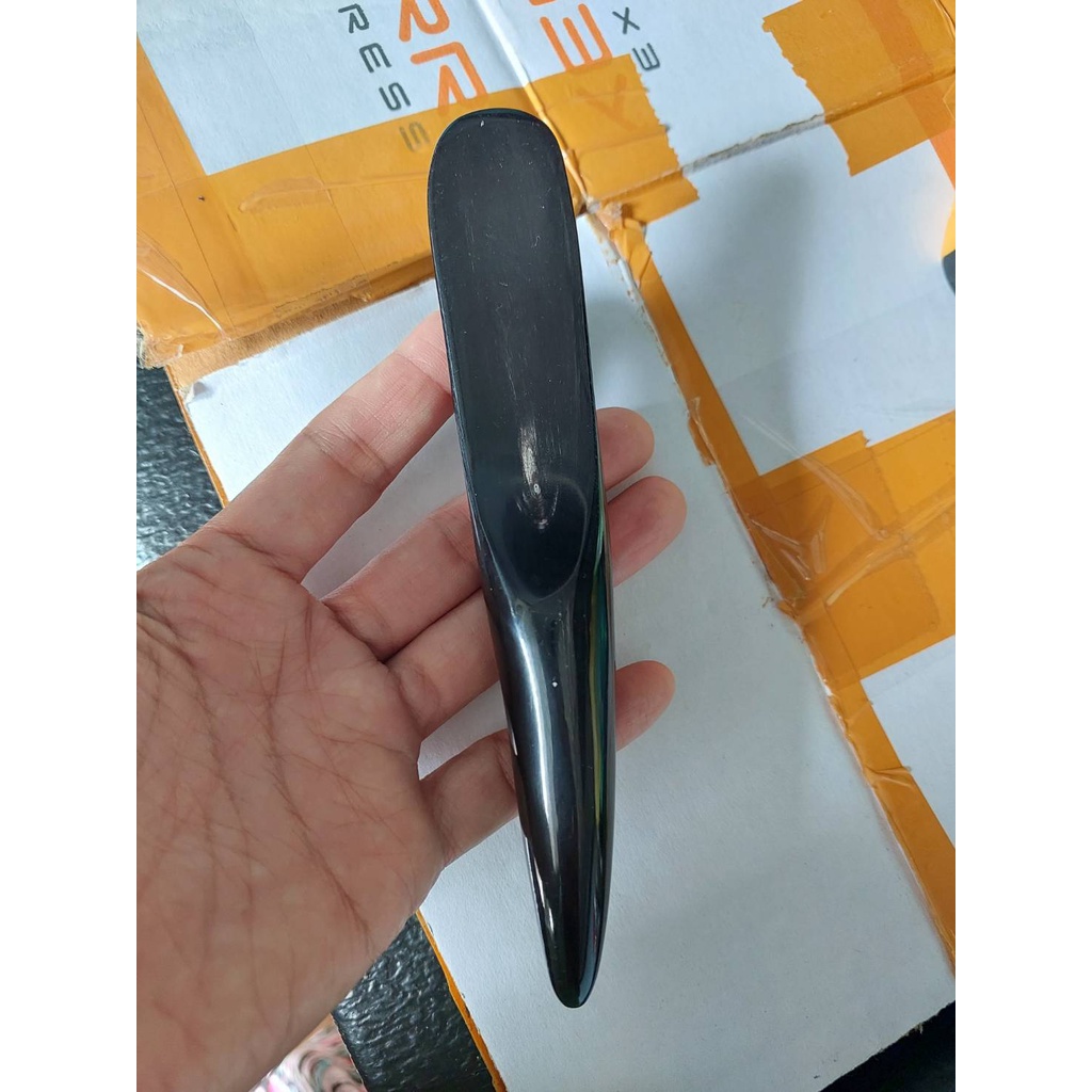 ไม้กัวซา แบบตัน ยาว 13ซม.  ทรงเขา ทำจากเขาจามรีแท้ เขาจามรีตัน ใช้ขูดกัวซา ขูดลำตัว คลายปวดเมื่อย - รูปที่ 5