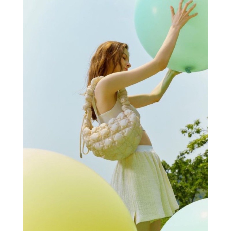 (สินค้าพร้อมส่ง!!) Carlyn Bag Cozy M กระเป๋าเกาหลีแท้ 100% (ส่งแมสได้คะ🛵) - รูปที่ 3