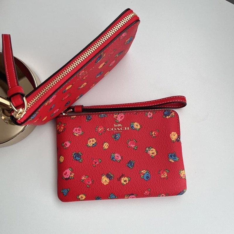 พร้อมส่ง แท้ 🇺🇸 💯% New Coach 1 ซิป S รุ่น CORNER ZIP WRISTLET WITH MINI VINTAGE ROSE PRINT CA716 IM/