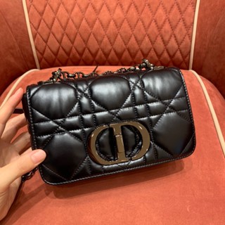 พรี​ ราคา10400 Dior caro หนังวัว กระเป๋าโซ่ กระเป๋าสะพายไหล่ กระเป๋าสะพาย20cm