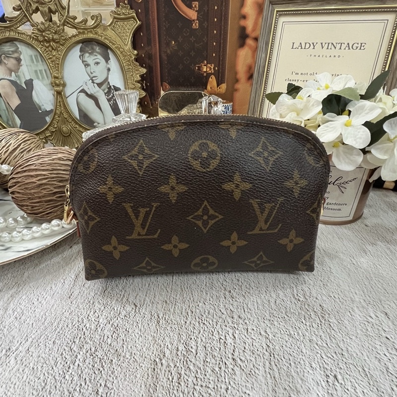 LV cosmetic pouch pm มือสอง ของแท้