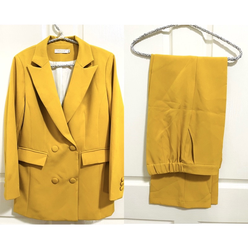 สูทแฟชั่น‼️ป้ายFUFALA สีเหลืองมัสตาร์ด 💛คุ้มมากได้เป็นเซท500บาท🧨🧨ไม่เคยใส่เลยสาวziseL