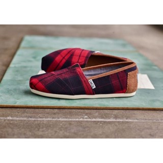 Toms แท้100% นุ่มเบาสบาย สวยพร้อมกล่อง พร้อมส่ง