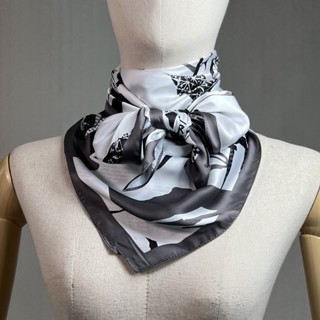 GSP SILK SATIN SCARF ผ้าพันคอจีเอสพี ผ้าพันคอ ลายกราฟฟิก สีดำ (PL4DBL)