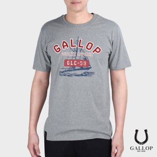 【ใหม่】GALLOP : เสื้อยืดผ้าคอตตอนพิมพ์ลาย Graphic Tee รุ่น GT9103 สีเทา  / ราคา 790.-