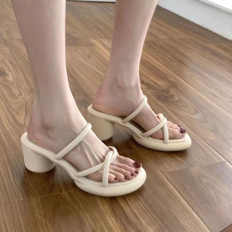 Hot sale รองเท้าแตะผู้หญิง น่ารักๆ รองเท้าส้นสูงแฟชั่นเกาหลีผู้หญิงเนื้อนุ่ม สวมใส่สบาย