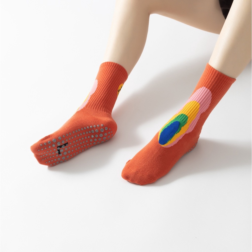 ใหม่ ถุงเท้าโยคะ ลายกราฟฟิติ พิลาทิส สีแดง แฟชั่น อเนกประสงค์ 2022