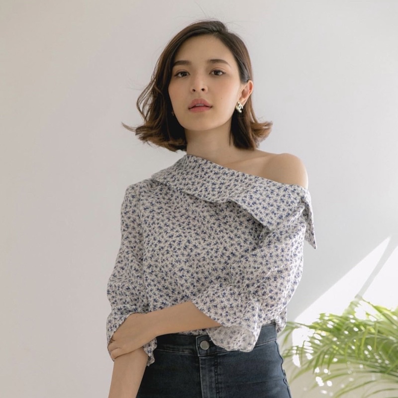 Magnolia Top One shoulder แบรนด์ Lavita แท้