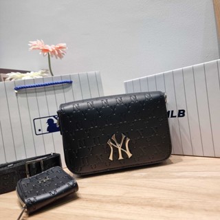 กระเป๋าสะพายข้าง MLB MONOGRAM EMBOSSED LEATHER SHOULDER BAG รุ่นฮิตติดเทรนด์ แรงมาก