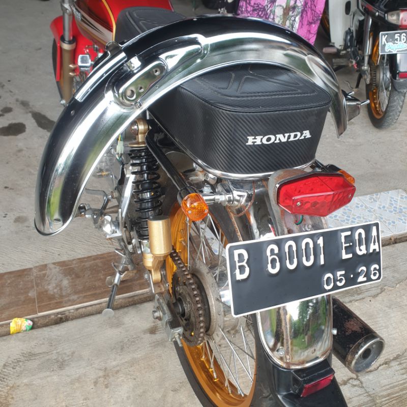 บังโคลนหลัง CB 125 บังโคลนหลัง Chrome CB 125 บังโคลนหลัง Chrome CB 125 Chrome