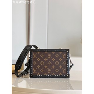 พรี​ ราคา9500 Lv Louis Vuitton M20525 Soft Trunk หนังแท้กระเป๋าสะพาย กระเป๋าสะพายไหล่ กระเป๋าสะพายข้าง