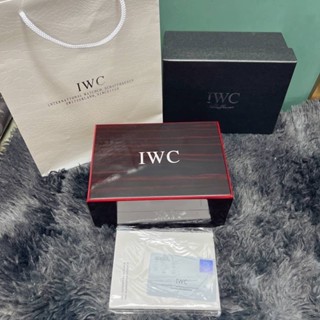 กล่องและอุปกรณ์ IWC ครบชุด