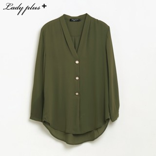 Lady Plus เสื้อคอวีแขนยาวแต่งกระดุม | Long Sleeve Blouse with V-Neck and Buttons เสื้อแขนยาว สีเขียว