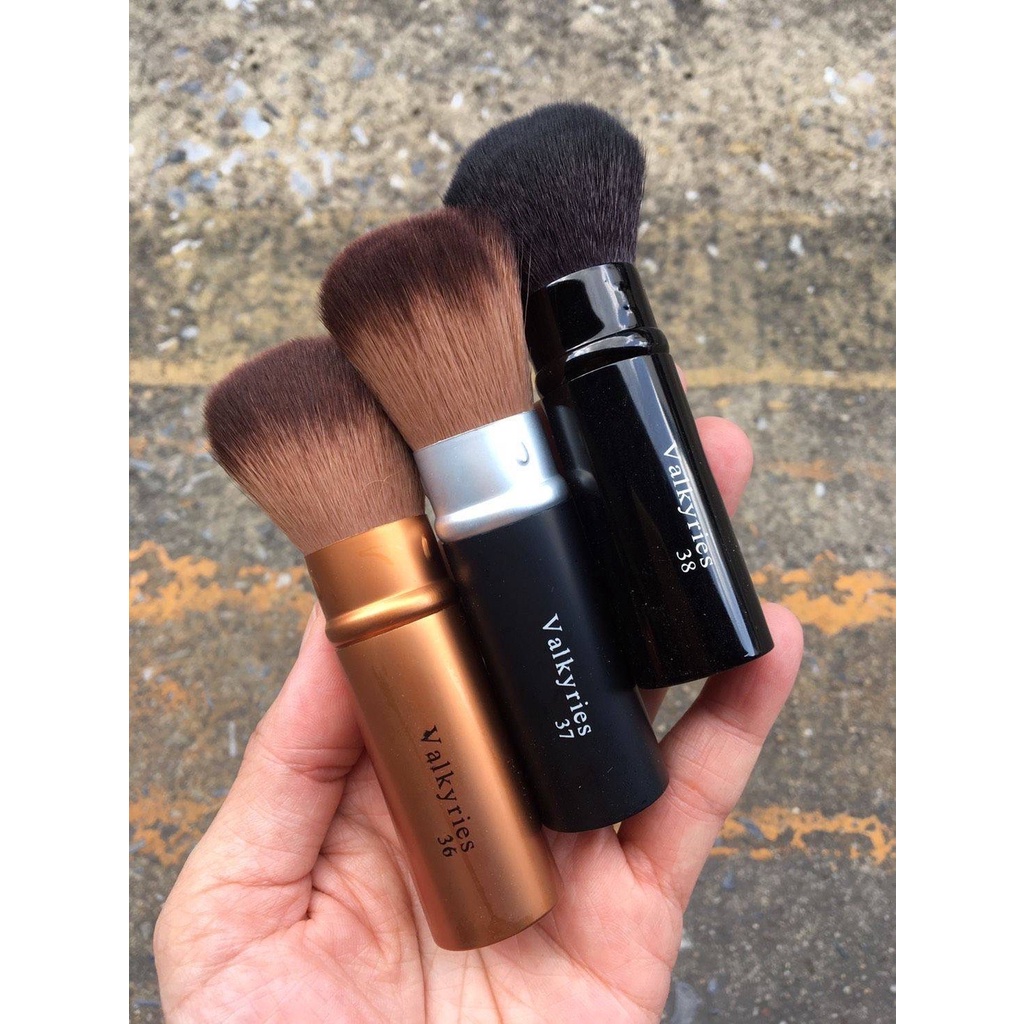 แปรงปลอกValkyries ขนาดพกพา แปรงปัดแป้งหรือแก้มคุณภาพเริ่ด ไม่หลุดร่วงด้ามจับถนัดมือ ใช้งานง่าย