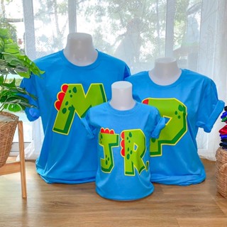 เสื้อยืด ลายอักษร ABC(ราคาต่อตัว) เสื้อวันเกิดเสื้อครอบครัว เสื้อทีม ราคาถูก ผ้าใส่สบาย คอตตอนไม่บางไม่ย้วย มีครบทุกไซด์