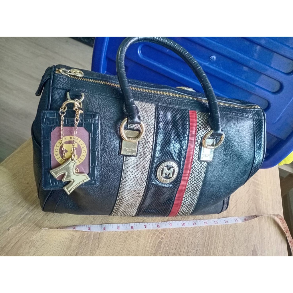 กระเป๋าเมโทรซิตี้แท้ Metro city Italy มือสอง ทรงหมอน