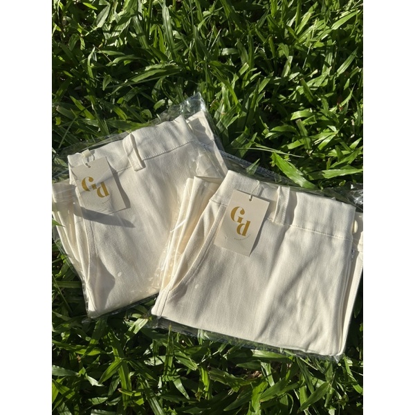 Basic white shorts top