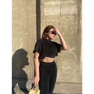 ELAI OVER SIZE CROP TOP - เสื้อครอปOVERSIZE คอกลม