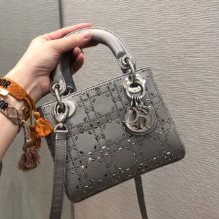 พรี​ ราคา8400 Dior Ladyกระเป๋าถือ กระเป๋าสะพาย กระเป๋าสะพายไหล่20cm