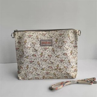 แท้💯  พร้อมส่ง Cath Kidston กระเป๋า crossbody/ hand bag 🐦