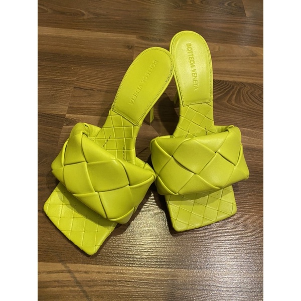 Bottega Veneta Lido Intrecciato Mule Sandals (USED Once) Size 37 ตรงไซด