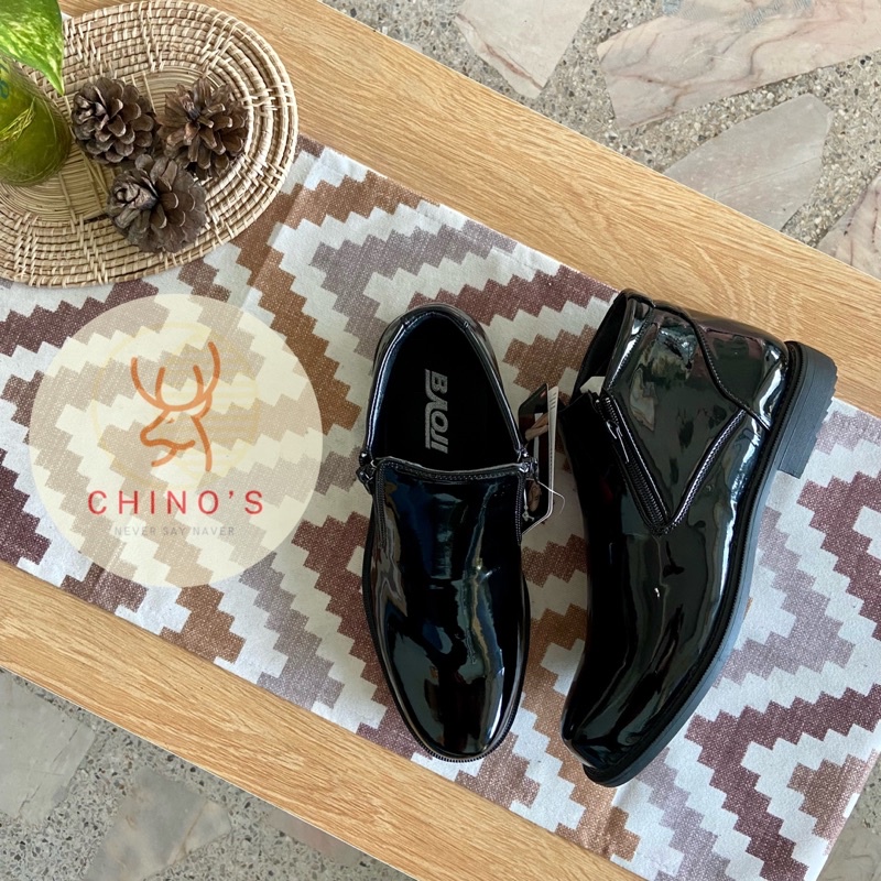 BAOJI (บาโอจิ) รองเท้าคัทชู รองเท้าฮาฟ บูท ผู้ชาย ซิป หนังแก้วหุ้มข้อ รหัส BJ 8025 , BJ8025